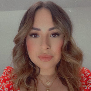 Meet your Posher, Adrianna